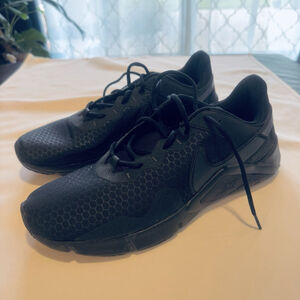 NWOT Nike Legend Essential 2 'Black' Training Shoes Size:14 Men